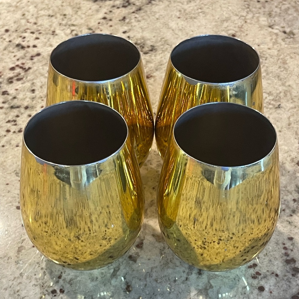 Chic and Tonic Gold Stemless Wine Tumblers